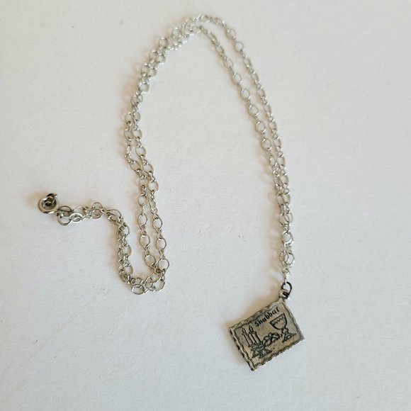 Silver color metal Shabbat pendant. - Picture 2 of 3